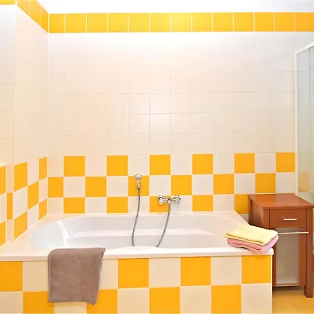 Дом отдыха Exklusives Gruppenhaus Mit Cinema Treuen