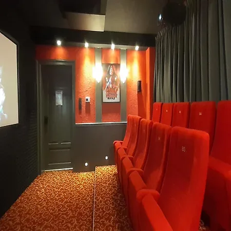 Exklusives Gruppenhaus Mit Cinema Дом отдыха *