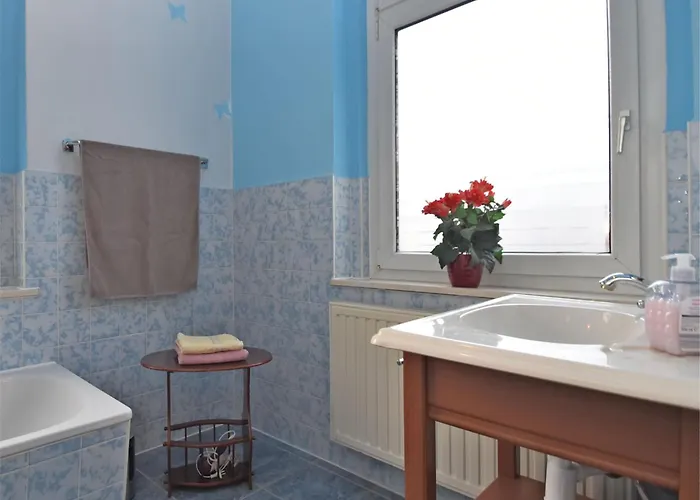 Exklusives Gruppenhaus Mit Cinema